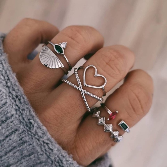 **ESPERANZA* 6-Pc Silver Heart Fashion Ring Set - Picture 1 of 6